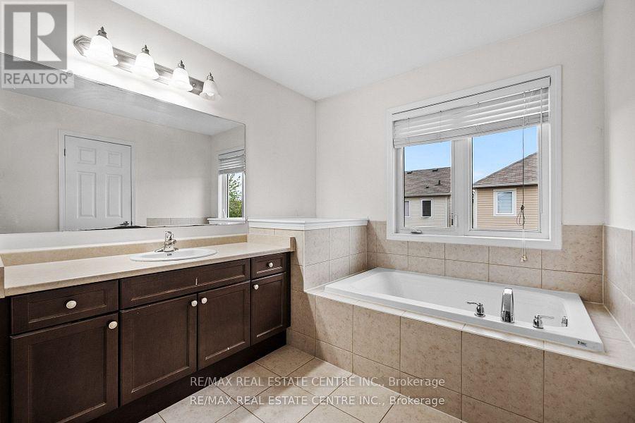 1079 Savoline Boulevard, Milton, Ontario  L9T 8N9 - Photo 21 - W12506312