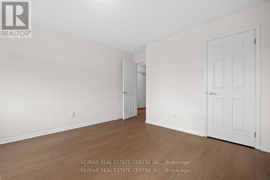 1079 Savoline Boulevard, Milton, Ontario  L9T 8N9 - Photo 27 - W12506312