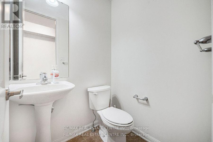 1079 Savoline Boulevard, Milton, Ontario  L9T 8N9 - Photo 7 - W12506312