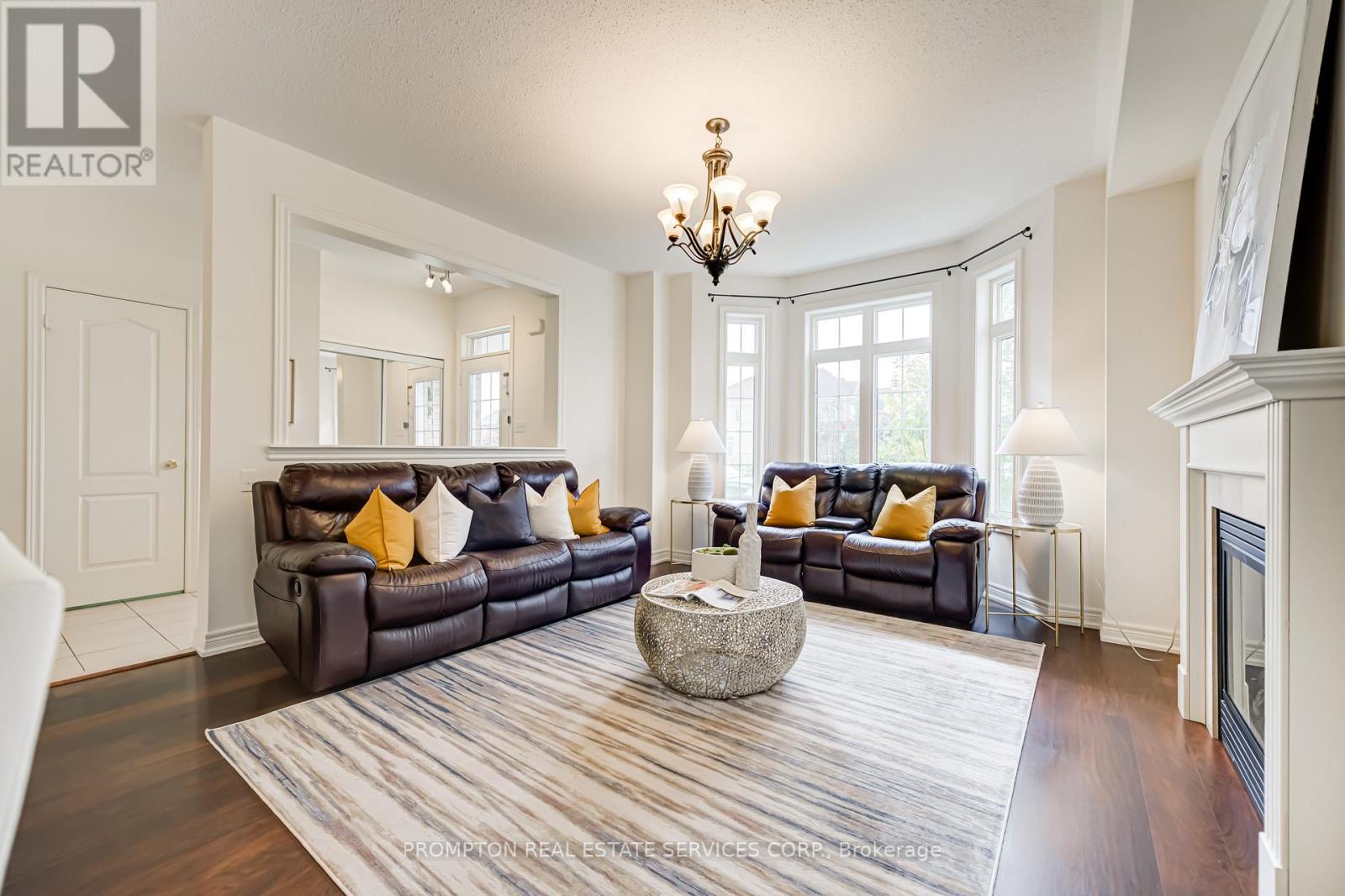 5337 Tenth Line W, Mississauga, Ontario  L5M 0V8 - Photo 7 - W12506346