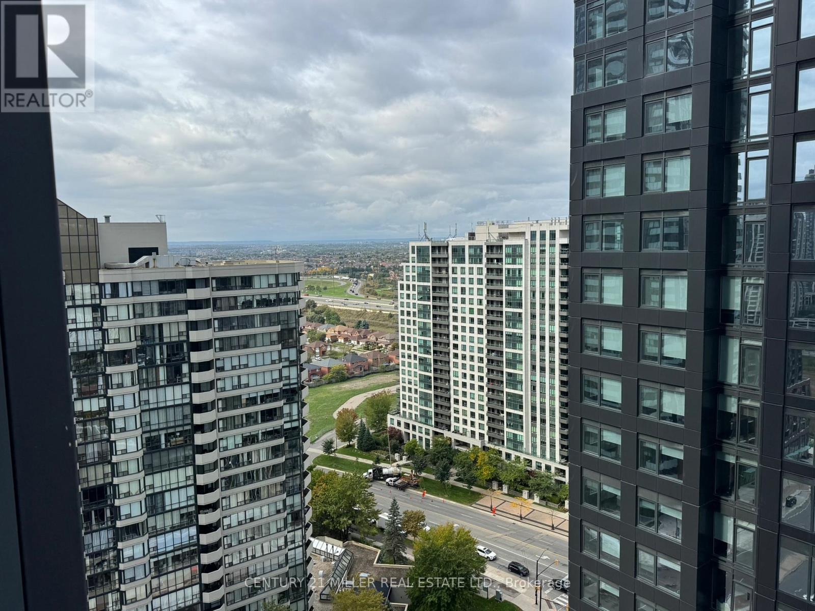 2001 - 395 Square One Drive, Mississauga, Ontario  L5B 0P6 - Photo 4 - W12506348