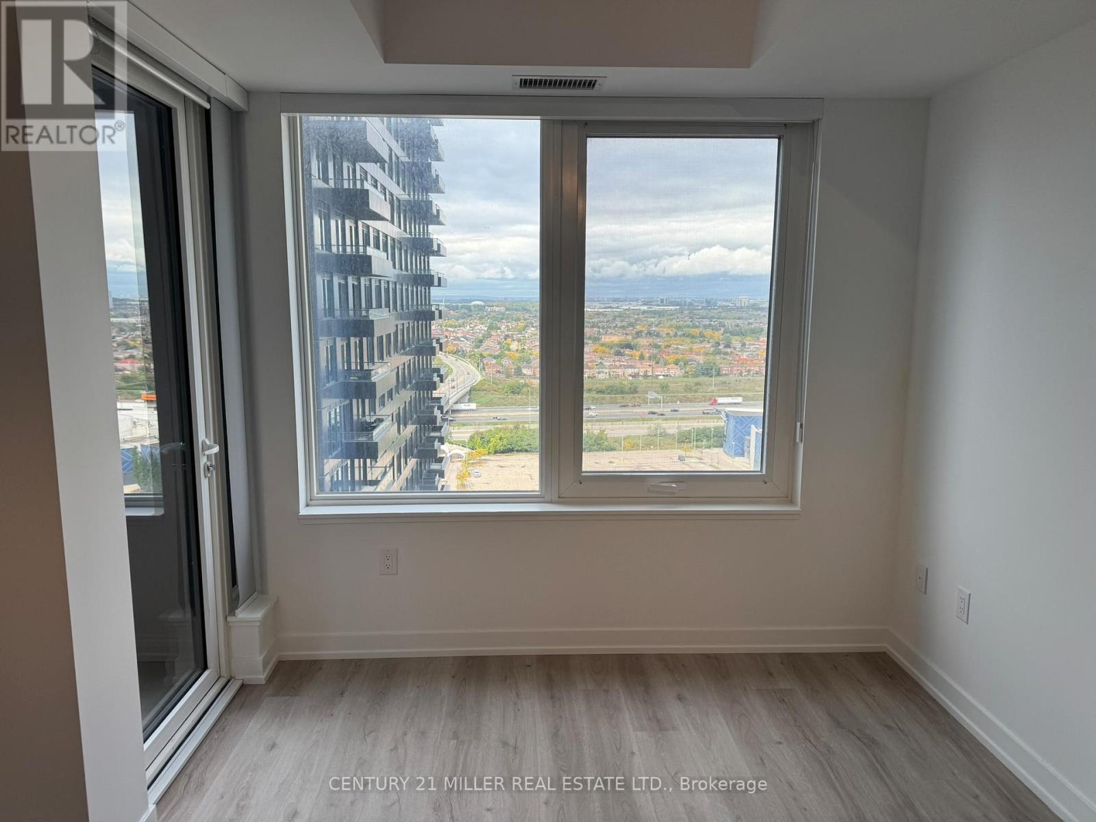 2001 - 395 Square One Drive, Mississauga, Ontario  L5B 0P6 - Photo 9 - W12506348