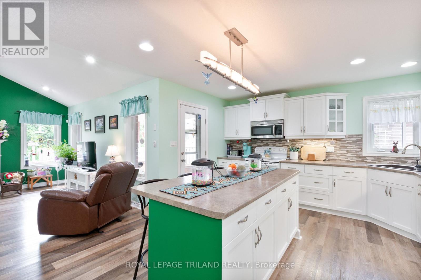 78 Westlake Drive, St. Thomas, Ontario  N5P 0B7 - Photo 11 - X12506414