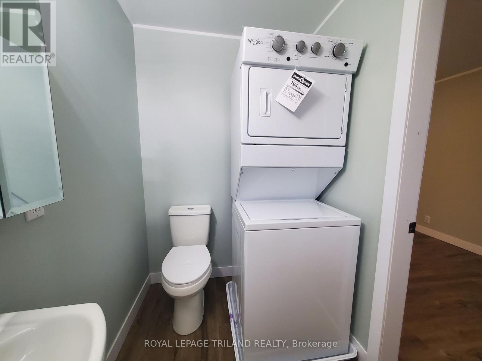 Upper Unit - 104 Flora Street, St. Thomas, Ontario  N5P 2X6 - Photo 13 - X12506420