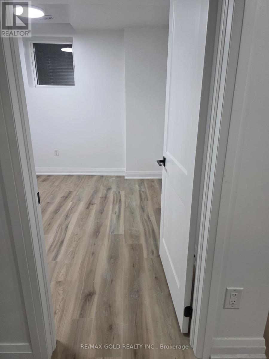 181 Toba Crescent, Brampton, Ontario  L6Z 4W3 - Photo 20 - W12492292