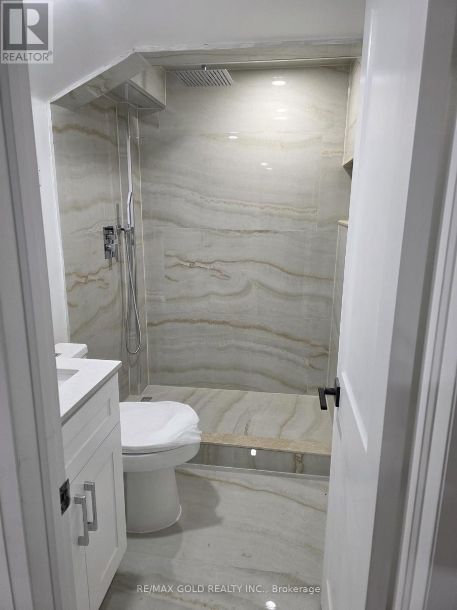 181 Toba Crescent, Brampton, Ontario  L6Z 4W3 - Photo 21 - W12492292