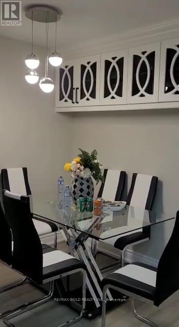 181 Toba Crescent, Brampton, Ontario  L6Z 4W3 - Photo 12 - W12492292