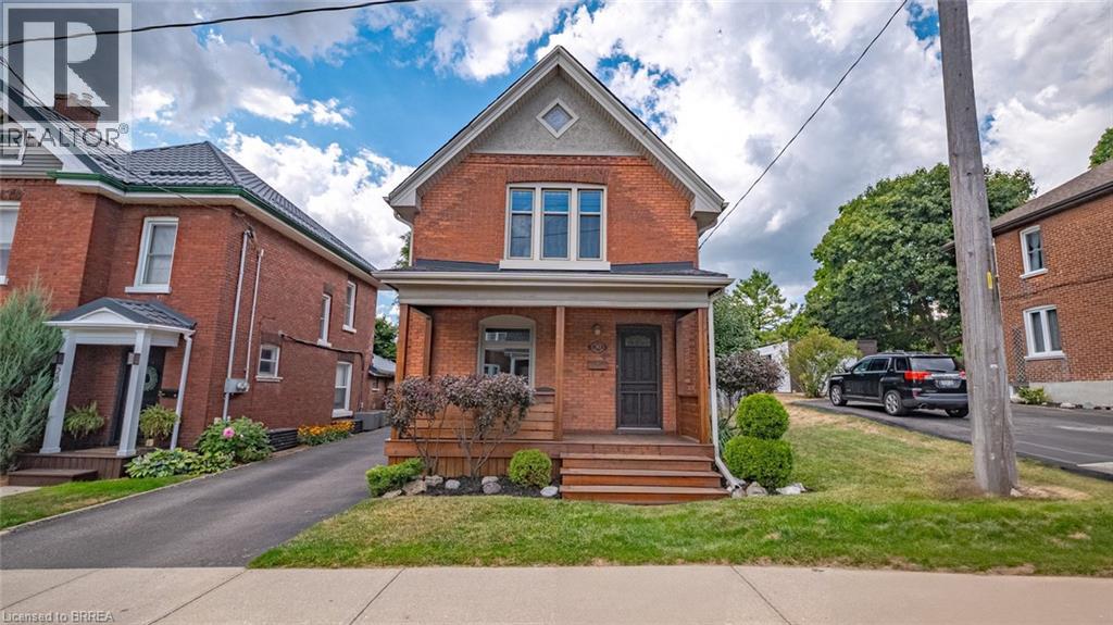 30 LYONS Avenue, brantford, Ontario