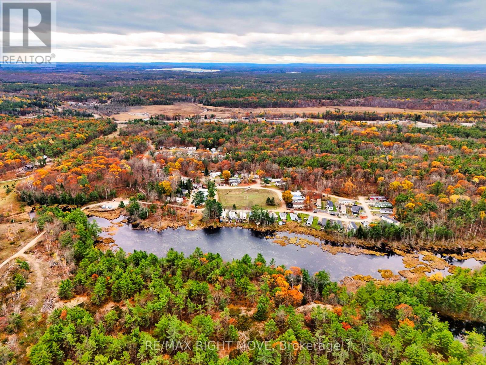 101 - 1007 Racoon Road, Gravenhurst, Ontario  P1P 0C2 - Photo 3 - X12506308