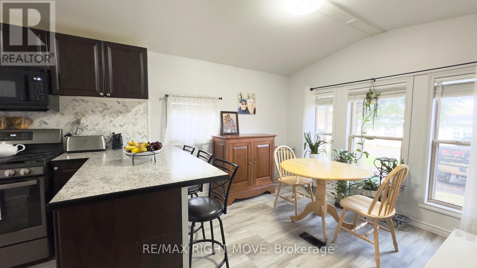 101 - 1007 Racoon Road, Gravenhurst, Ontario  P1P 0C2 - Photo 9 - X12506308