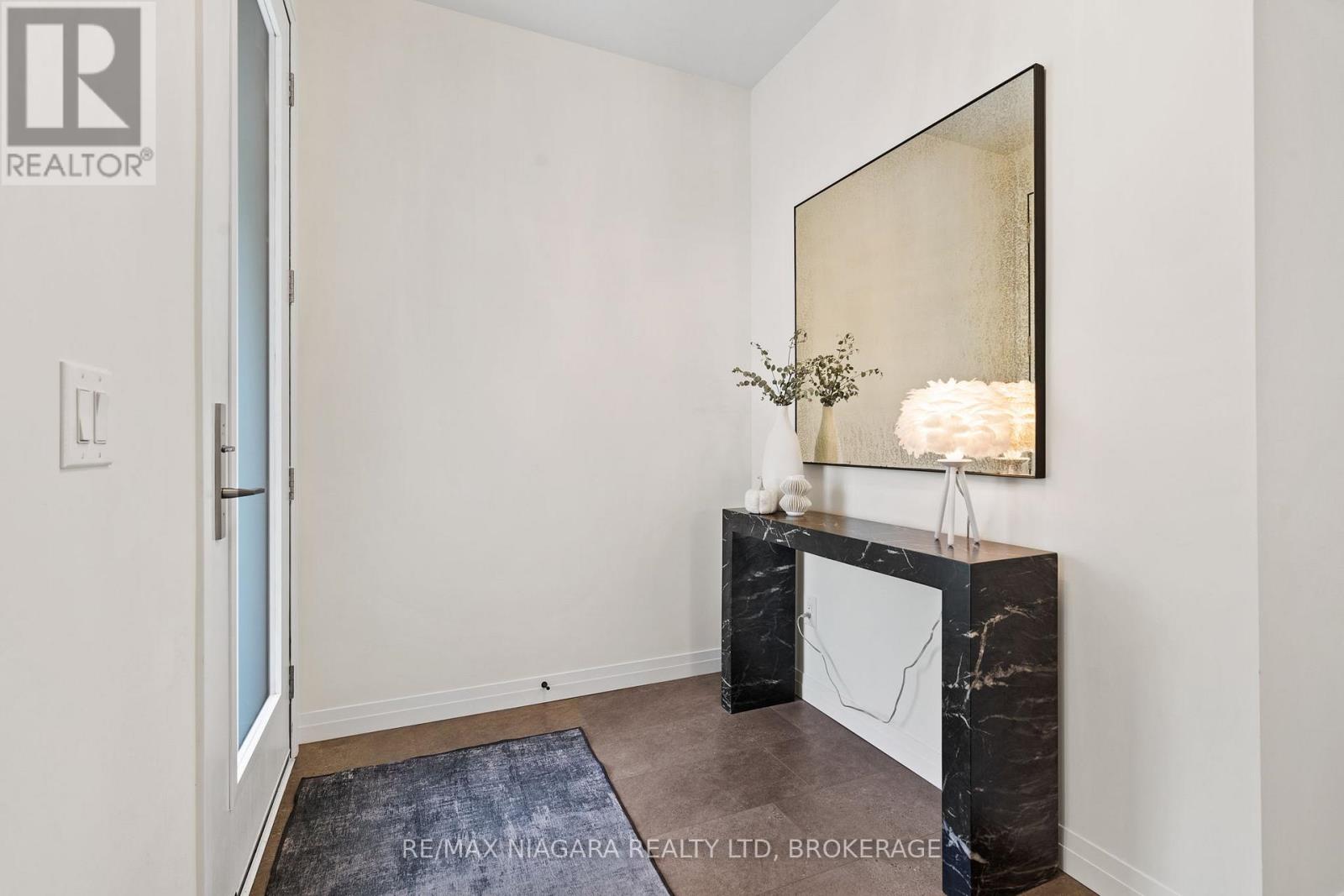 23 - 300 Richmond Street, Thorold (Confederation Heights), Ontario  L2V 0L6 - Photo 5 - X12506362