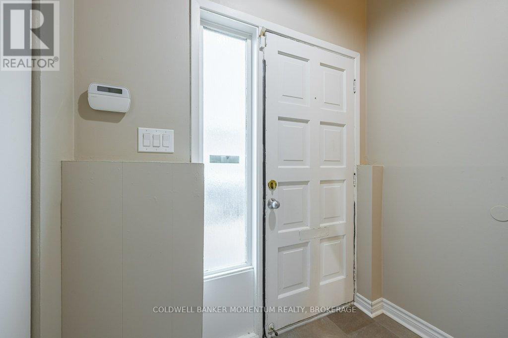 14 Ventura Drive, St. Catharines, Ontario  L2R 7H5 - Photo 5 - X12506384