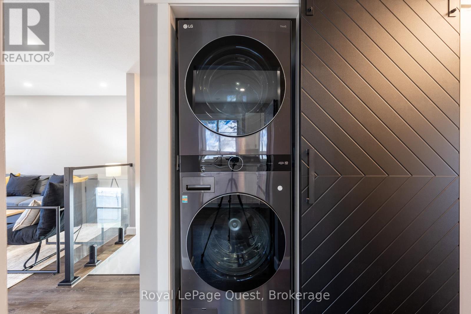 357 Barrie Road, Orillia, Ontario L3V 2S1 - Photo 13 - S12506352