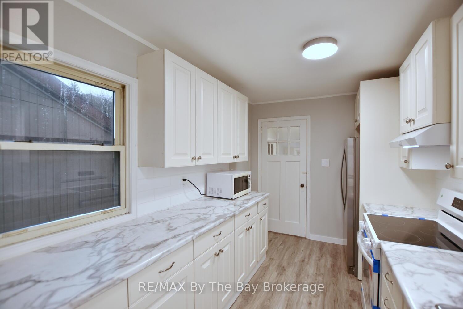 23 Seventh Street, Collingwood, Ontario  L9Y 2A8 - Photo 6 - S12506368