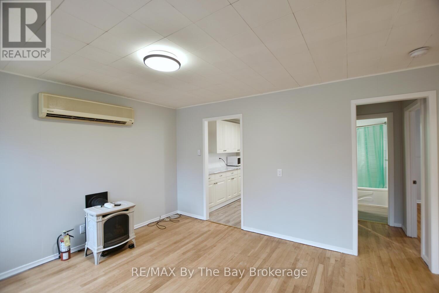 23 Seventh Street, Collingwood, Ontario  L9Y 2A8 - Photo 7 - S12506368