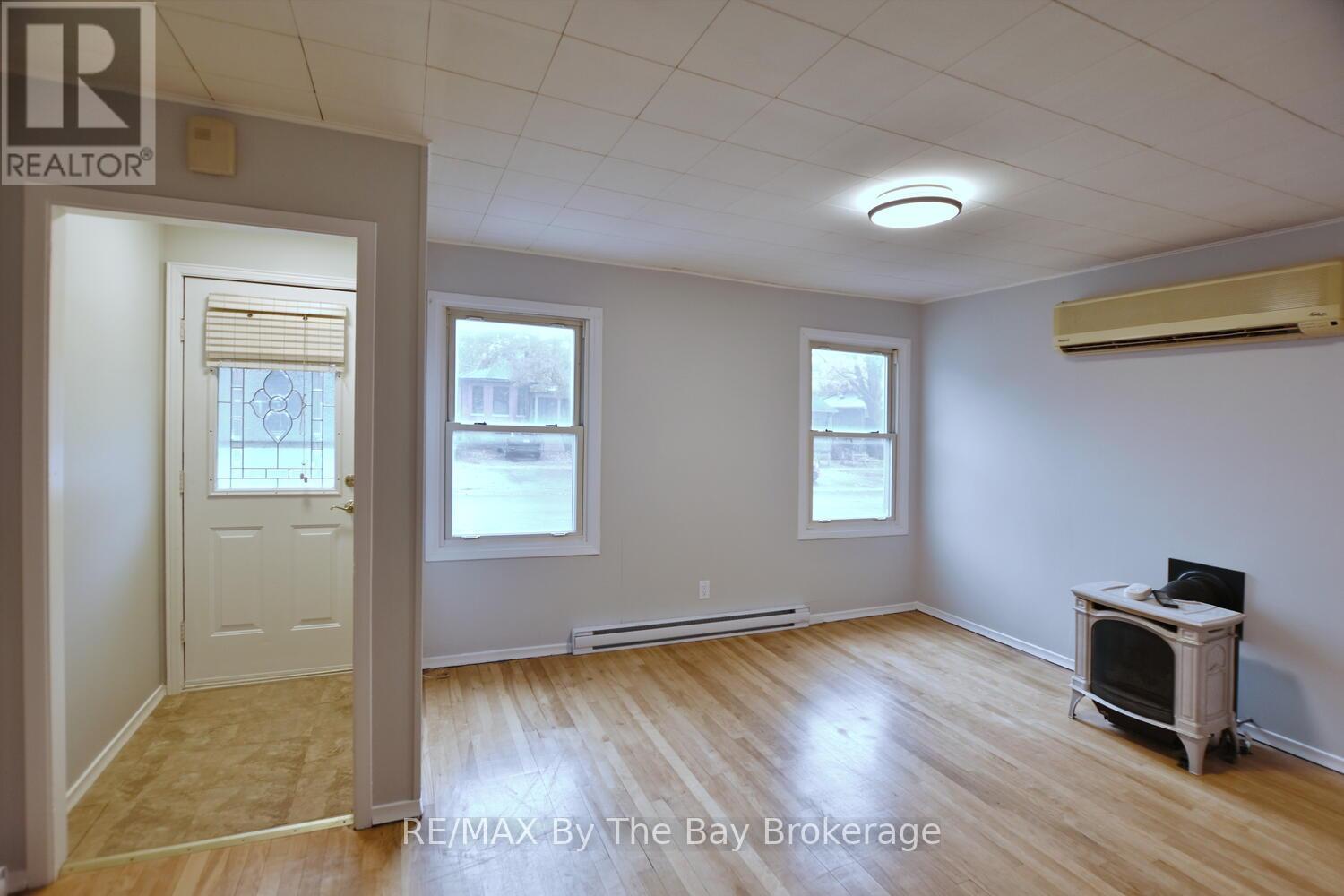 23 Seventh Street, Collingwood, Ontario  L9Y 2A8 - Photo 8 - S12506368