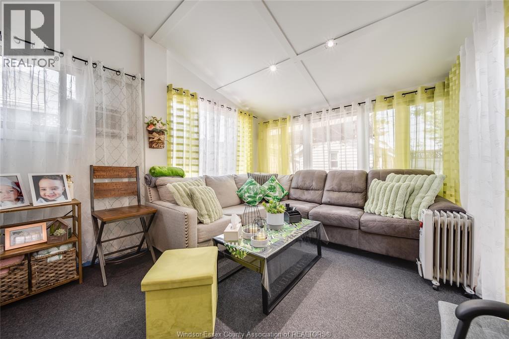 1054 Oak Street, Windsor, Ontario  N9A 5G4 - Photo 18 - 25027852