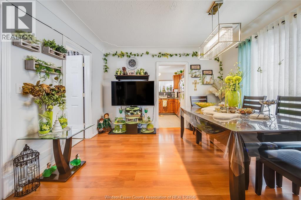 1054 Oak Street, Windsor, Ontario  N9A 5G4 - Photo 9 - 25027852