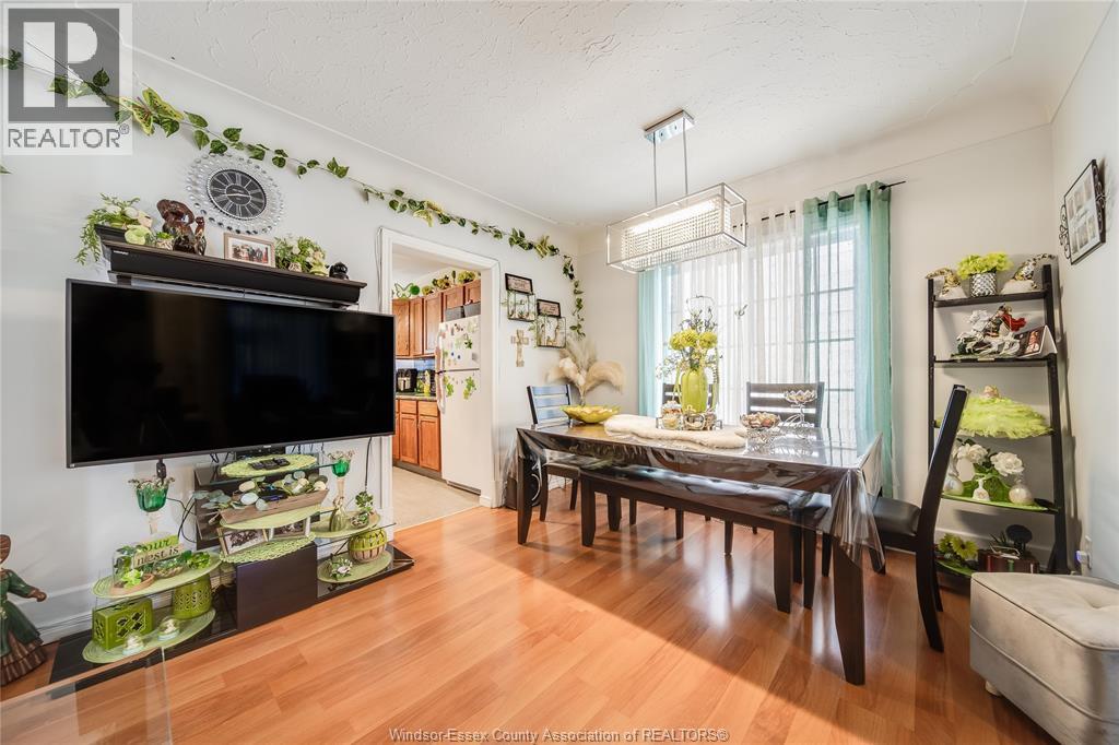 1054 Oak Street, Windsor, Ontario  N9A 5G4 - Photo 8 - 25027852
