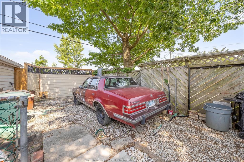 1054 Oak Street, Windsor, Ontario  N9A 5G4 - Photo 30 - 25027852