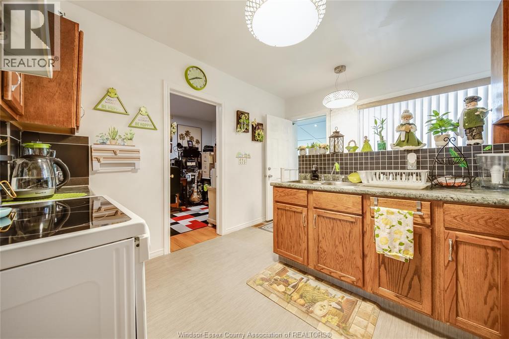 1054 Oak Street, Windsor, Ontario  N9A 5G4 - Photo 13 - 25027852