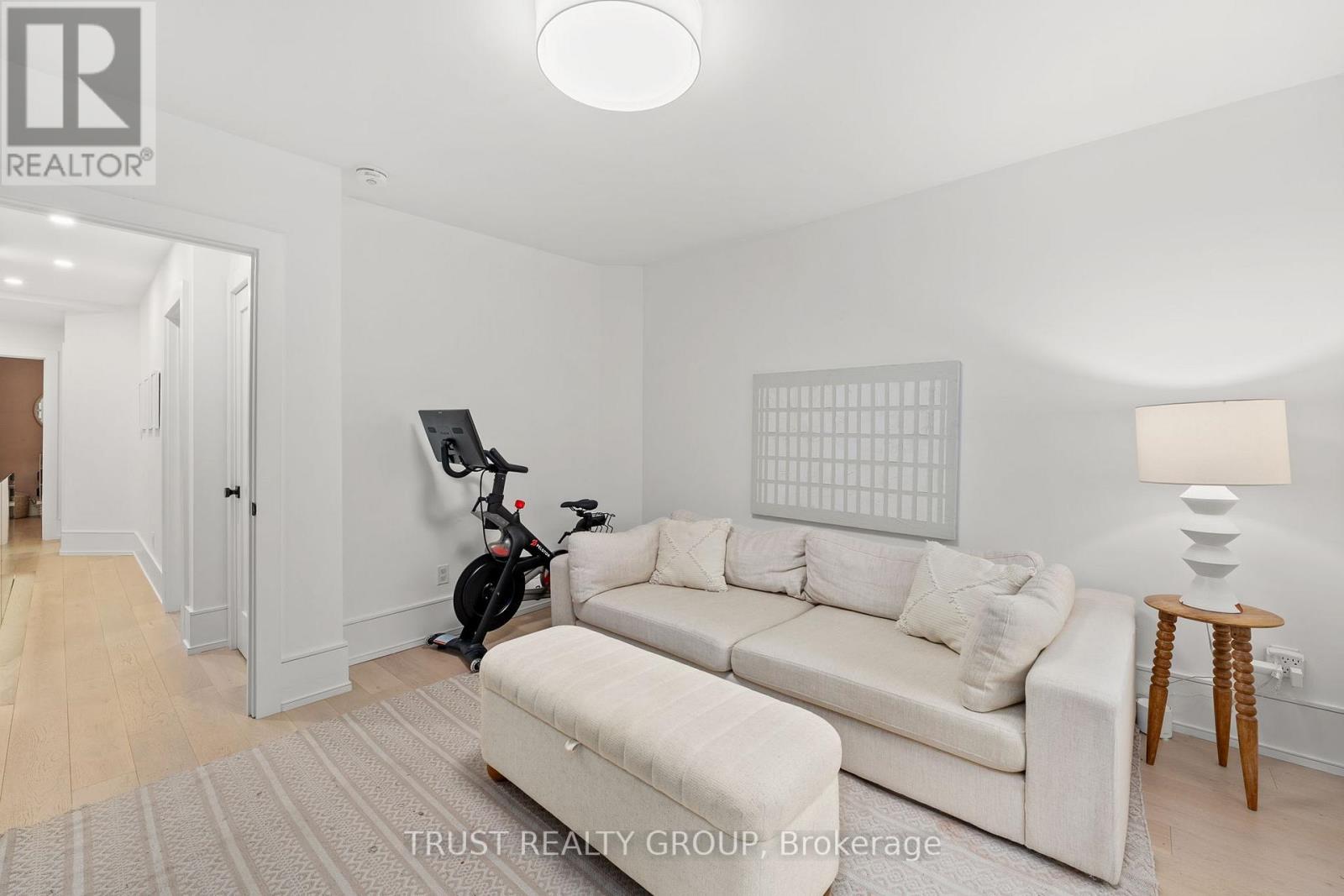 106 Pearson Avenue, Toronto, Ontario  M6R 1G5 - Photo 16 - W12505848