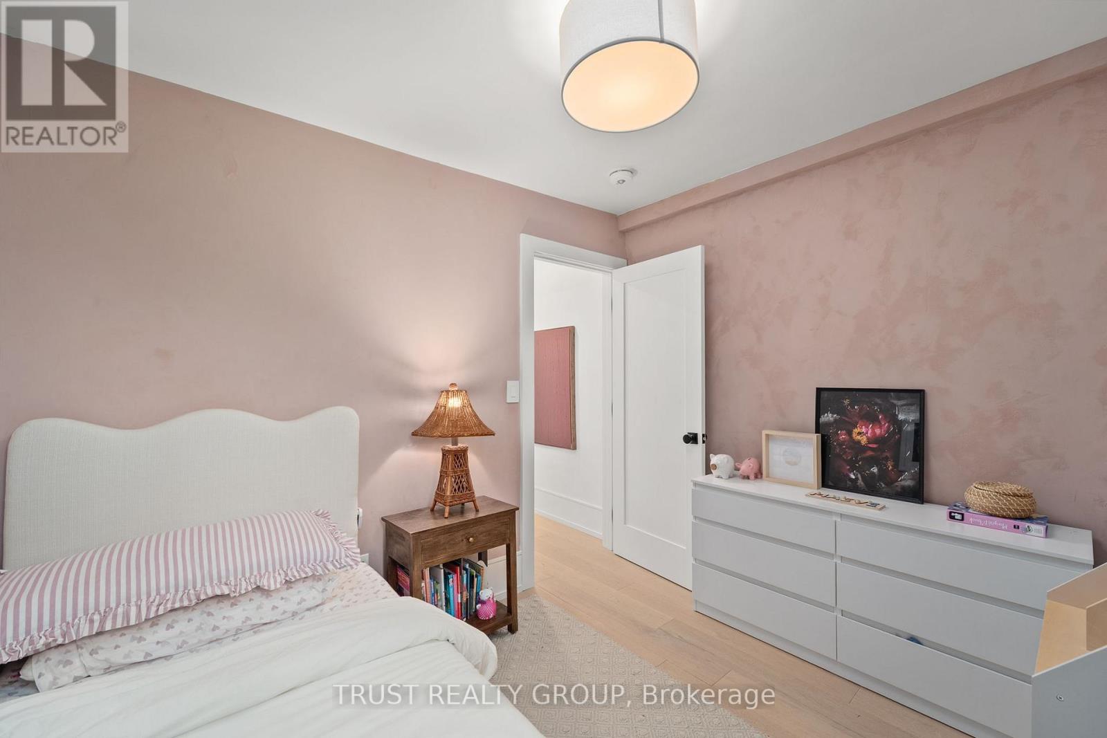 106 Pearson Avenue, Toronto, Ontario  M6R 1G5 - Photo 20 - W12505848