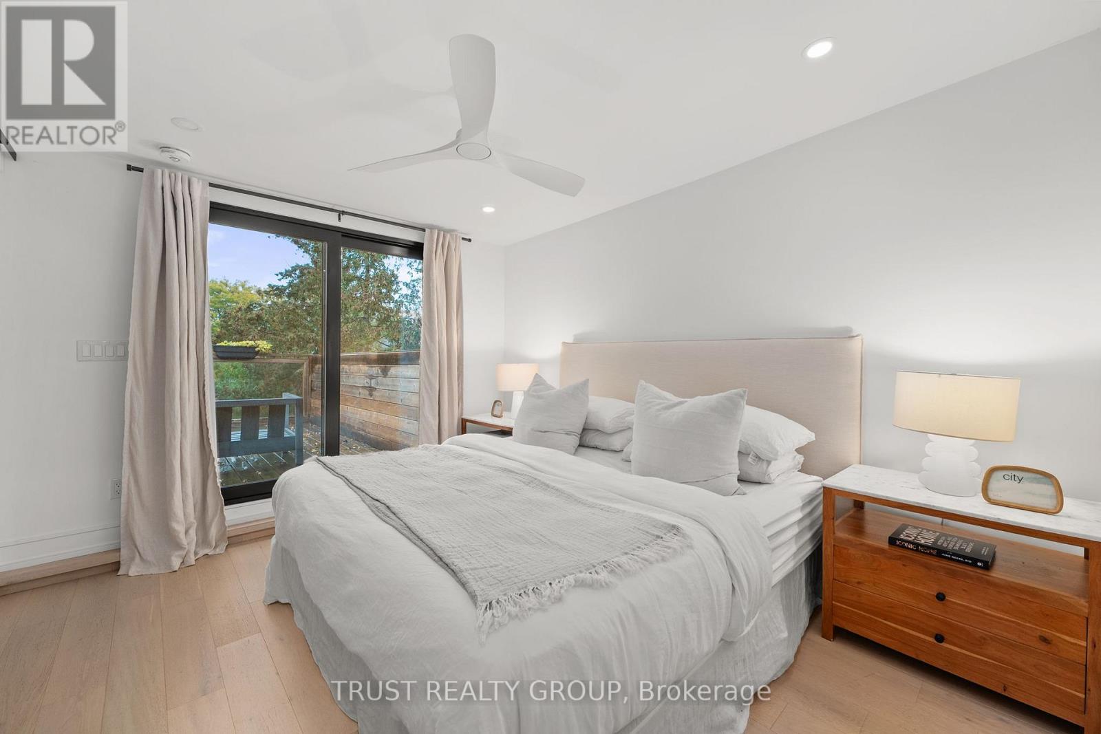 106 Pearson Avenue, Toronto, Ontario  M6R 1G5 - Photo 22 - W12505848