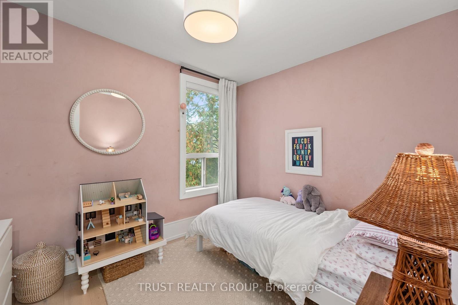 106 Pearson Avenue, Toronto, Ontario  M6R 1G5 - Photo 19 - W12505848