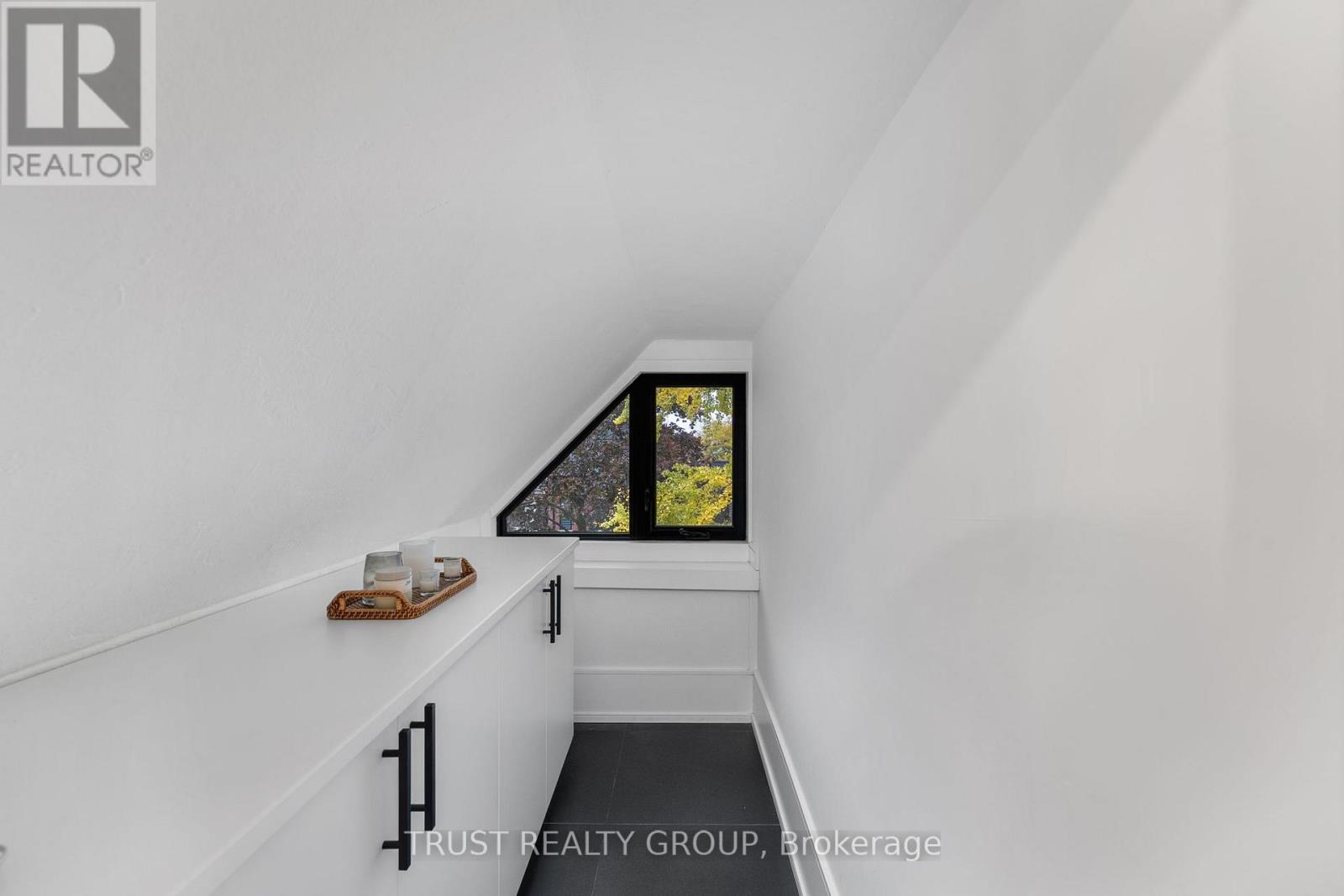 106 Pearson Avenue, Toronto, Ontario  M6R 1G5 - Photo 25 - W12505848