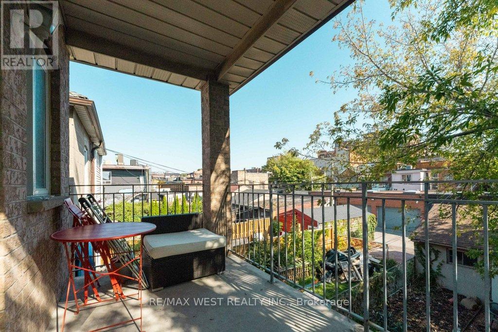 23 Clinton Street, Toronto, Ontario  M6J 2N6 - Photo 27 - C12445424