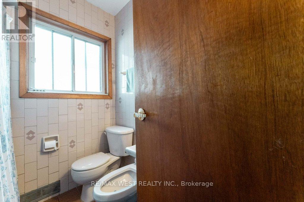 23 Clinton Street, Toronto, Ontario  M6J 2N6 - Photo 25 - C12445424