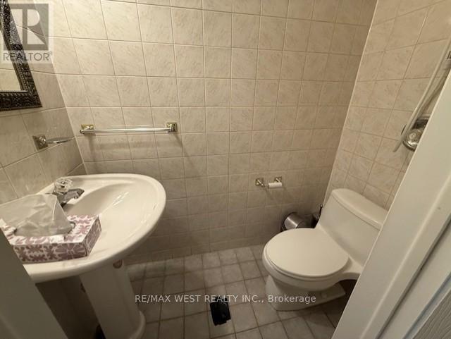 23 Clinton Street, Toronto, Ontario  M6J 2N6 - Photo 8 - C12445424