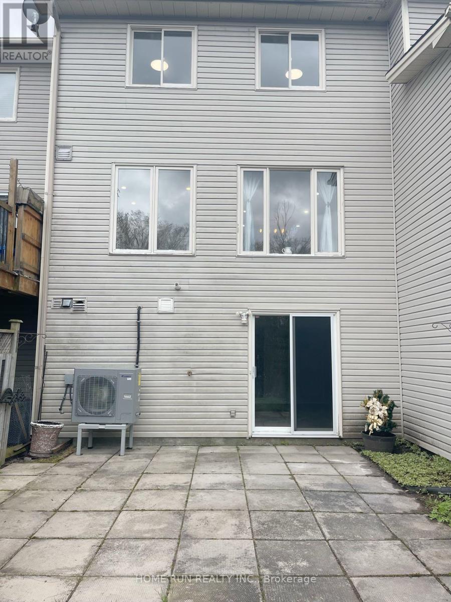 63 Banchory Crescent, Ottawa, Ontario  K2K 2V3 - Photo 21 - X12506262