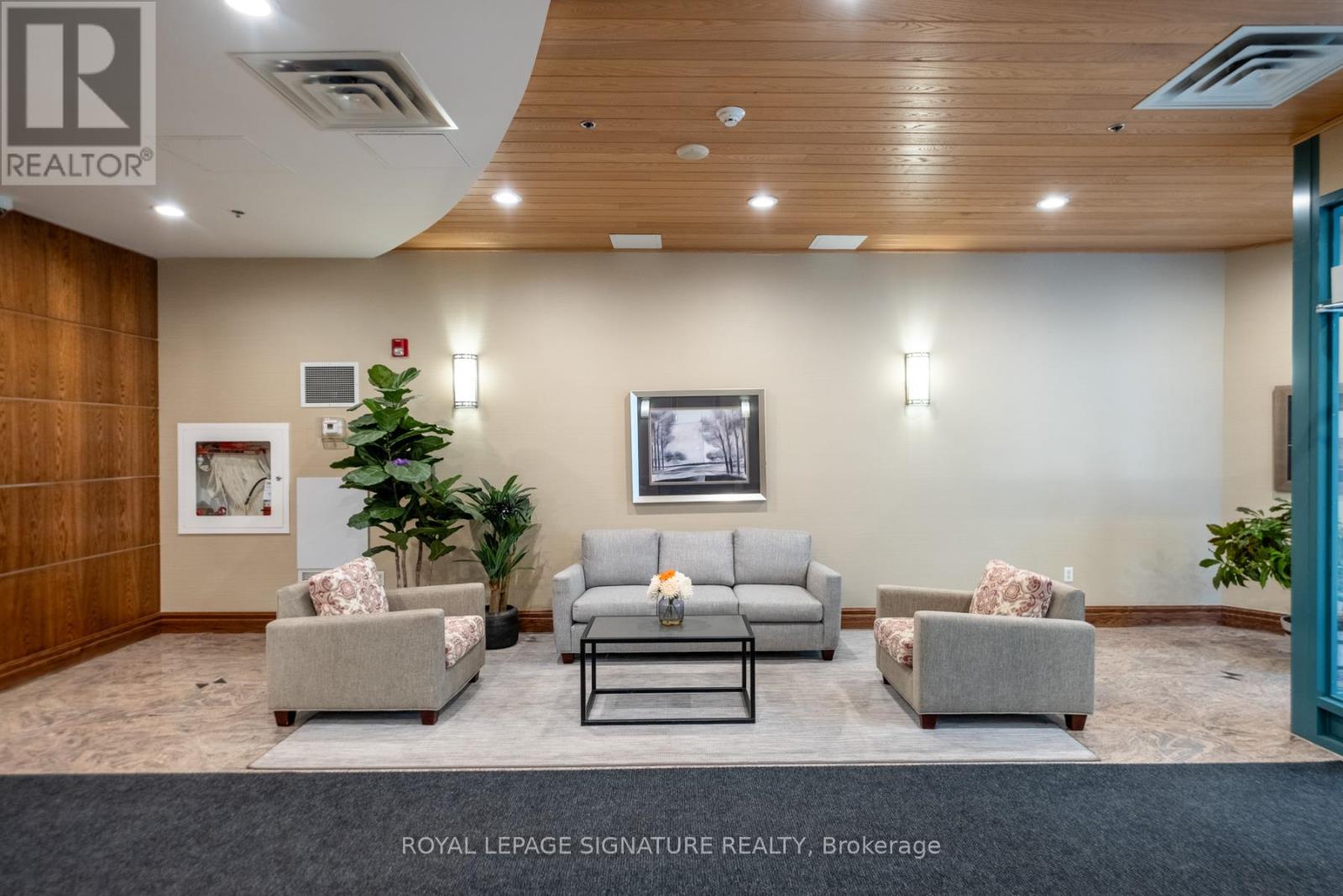 402 - 1863 Queen Street E, Toronto, Ontario M4L 3Y6 - Photo 4 - E12506410