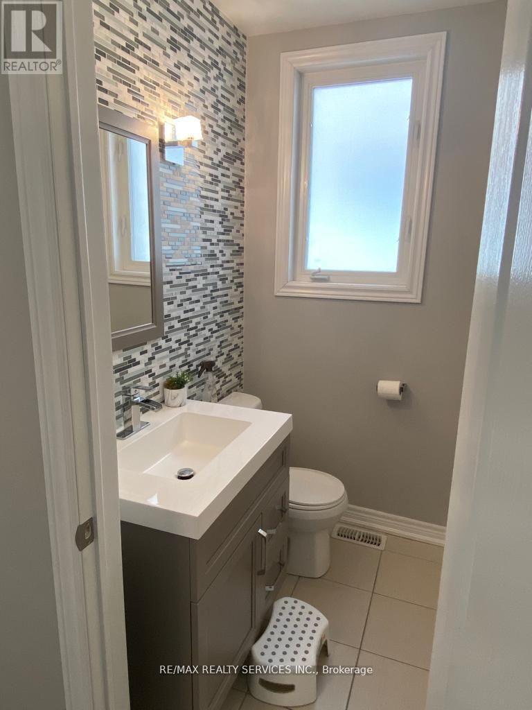 58 Promenade Drive N, Whitby, Ontario  L1R 0L4 - Photo 13 - E12506426