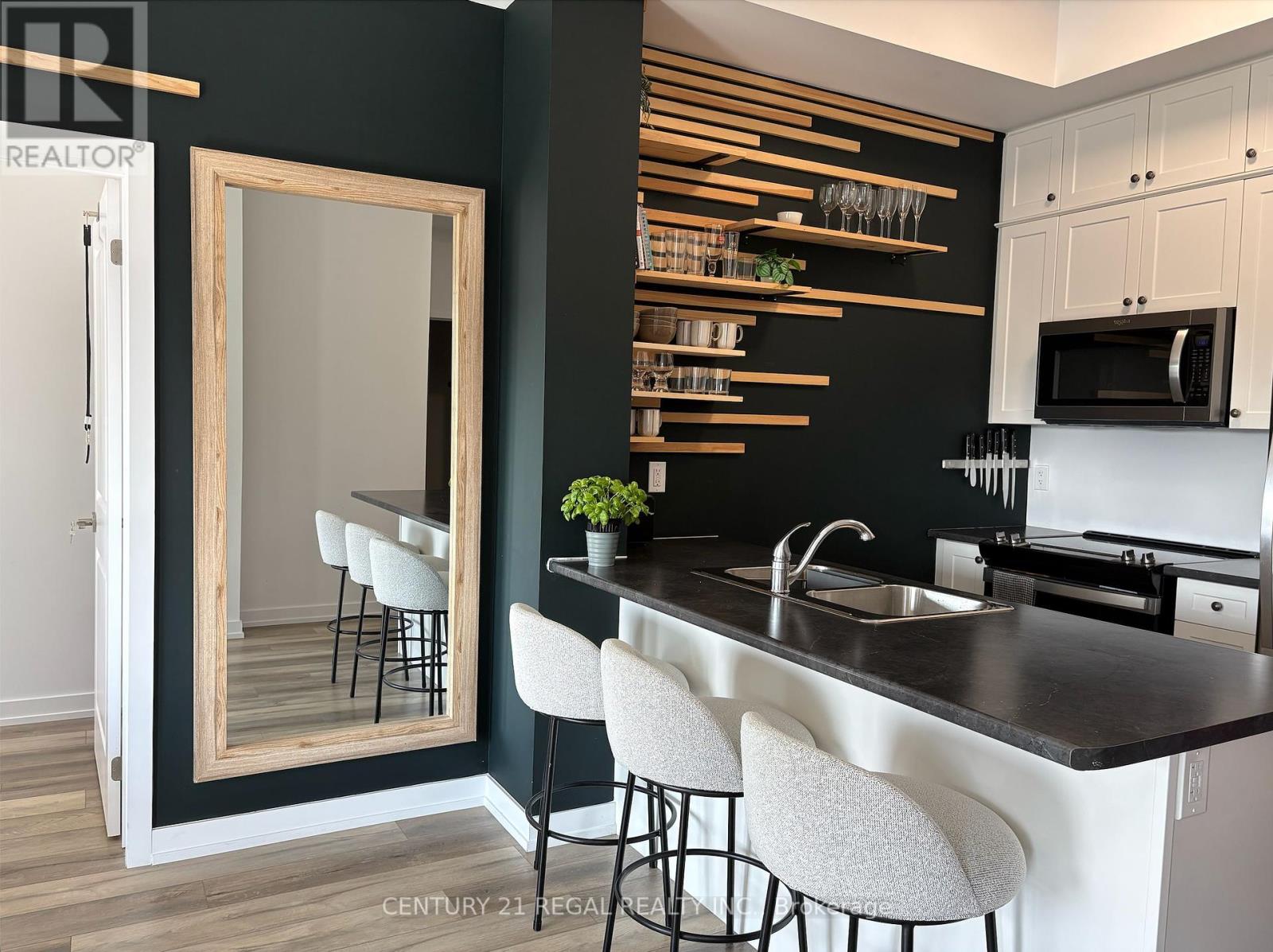 633 - 5055 Greenlane Road, Lincoln, Ontario  L0R 1B3 - Photo 3 - X12433708