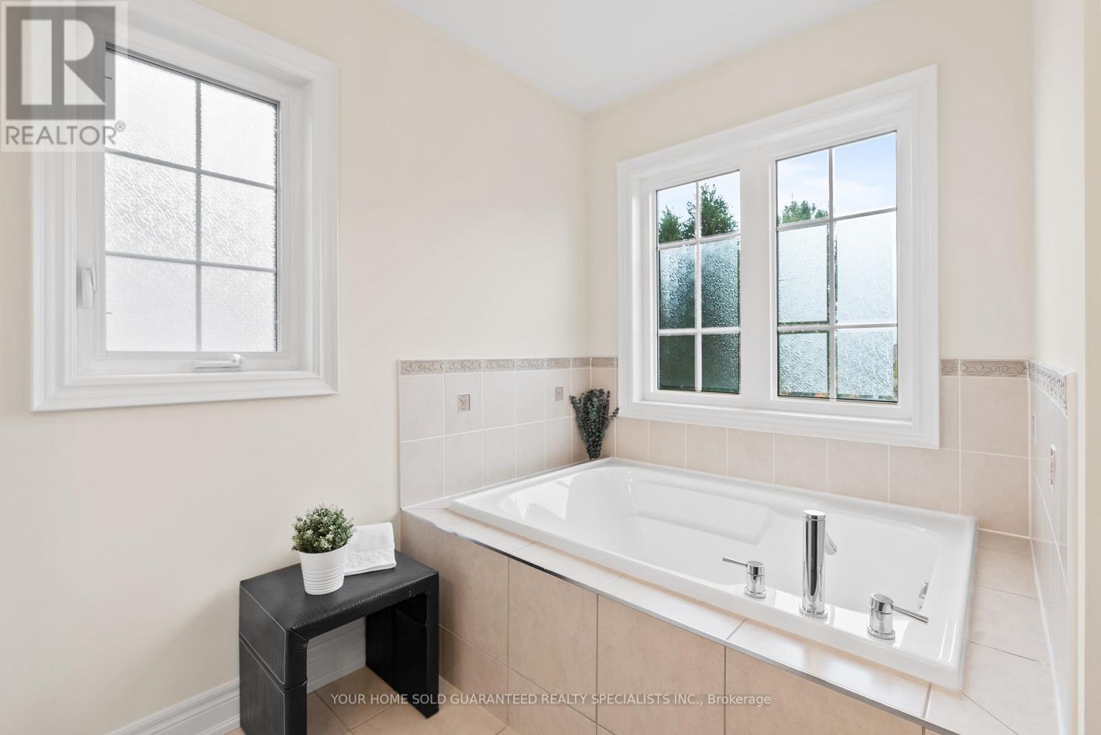 5 Bluff Trail, King, Ontario  L7B 0A2 - Photo 18 - N12506406