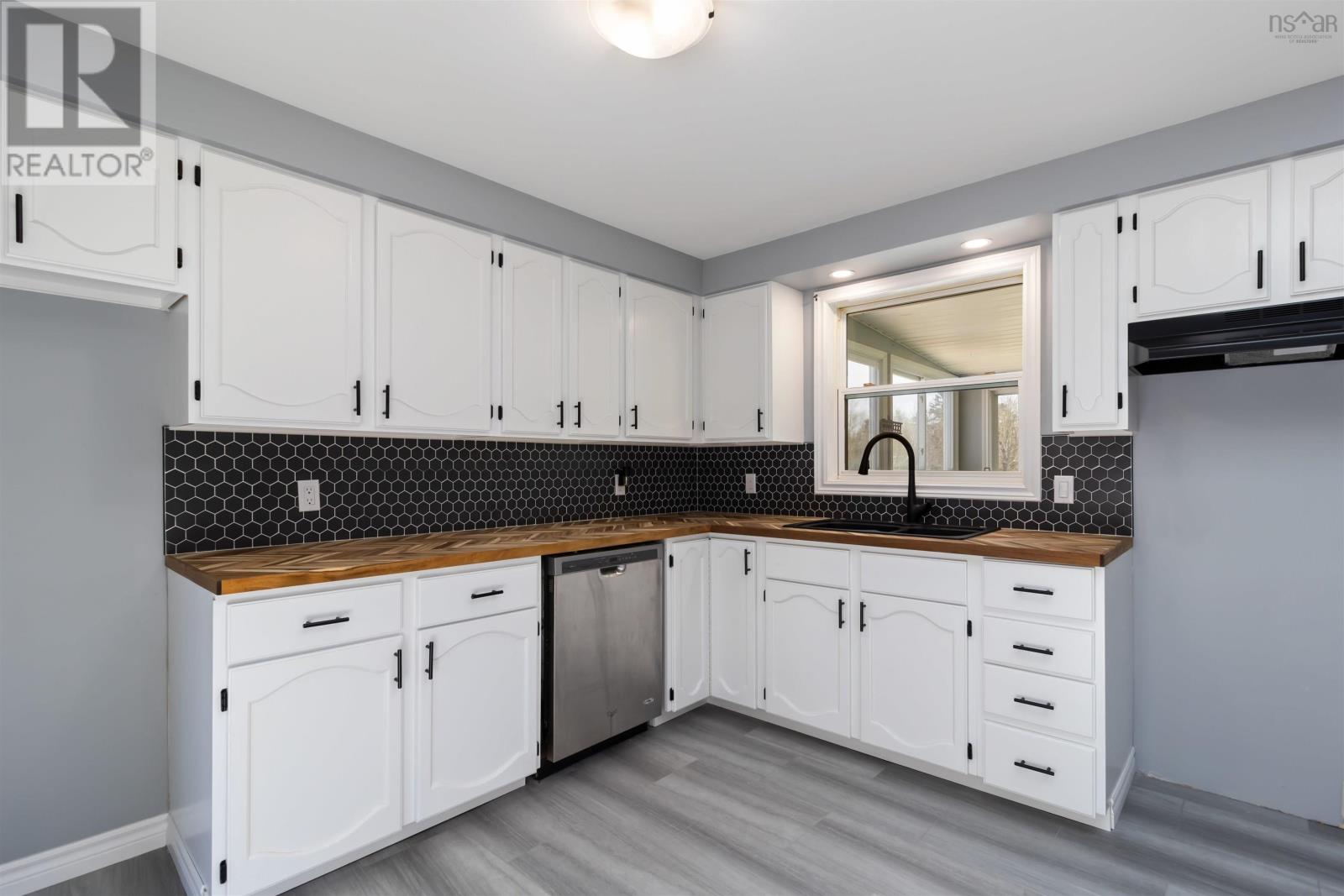 27 Uniacke Mines Road, Mount Uniacke, Nova Scotia  B0N 1Z0 - Photo 11 - 202527016