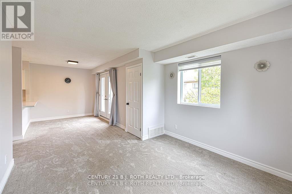 302 - 125 Bond Street, Orillia, Ontario  L3V 1J7 - Photo 12 - S12506354