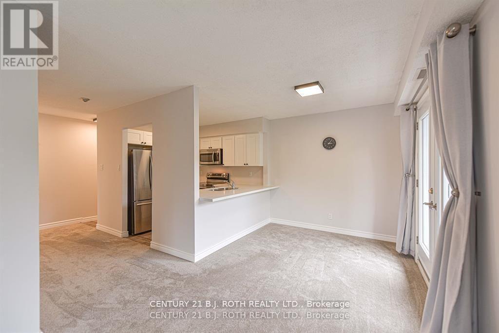 302 - 125 Bond Street, Orillia, Ontario  L3V 1J7 - Photo 14 - S12506354