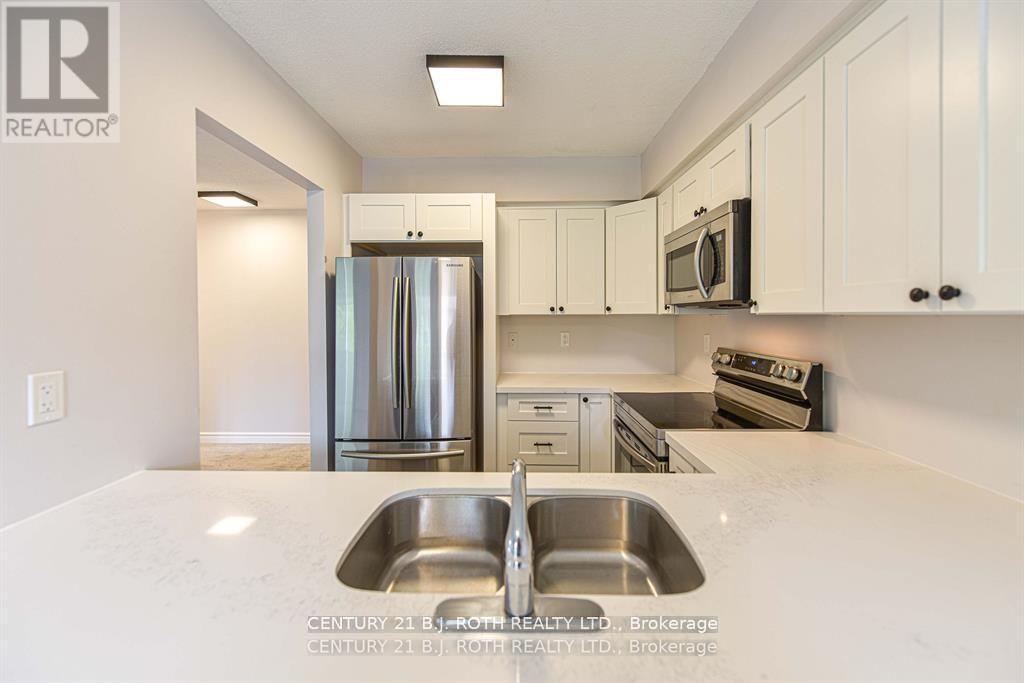302 - 125 Bond Street, Orillia, Ontario  L3V 1J7 - Photo 9 - S12506354