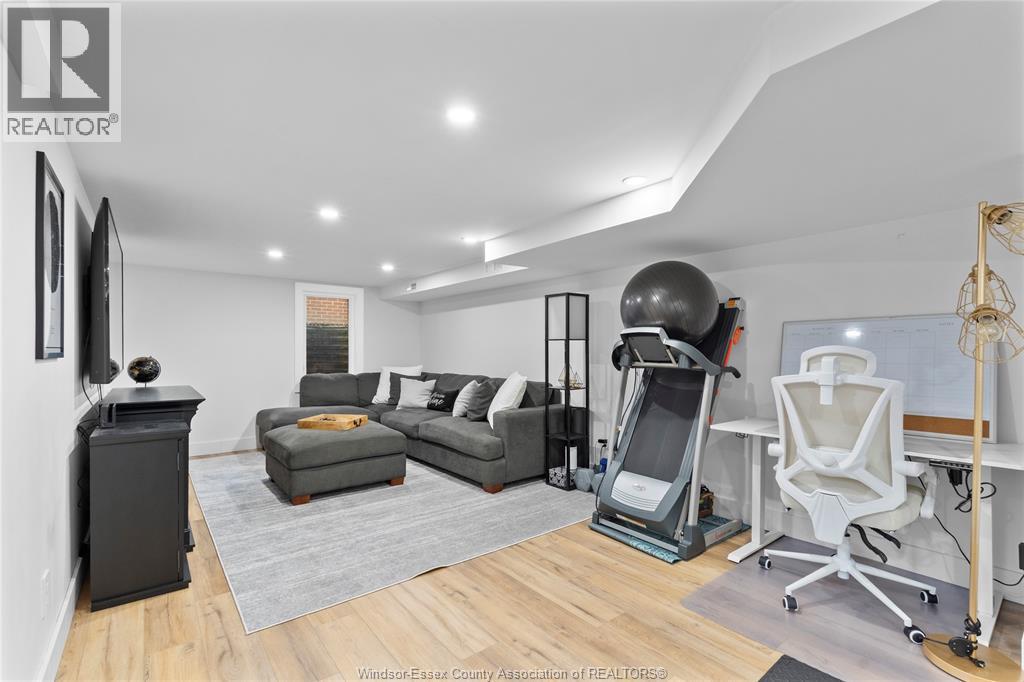 2850 Virginia Park Avenue, Windsor, Ontario  N9E 2B9 - Photo 19 - 25027919