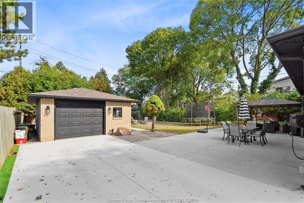 2850 Virginia Park Avenue, Windsor, Ontario  N9E 2B9 - Photo 24 - 25027919