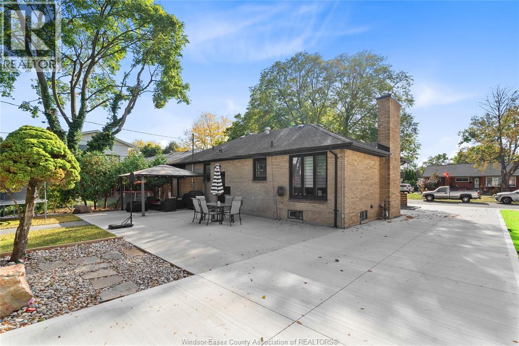 2850 Virginia Park Avenue, Windsor, Ontario  N9E 2B9 - Photo 25 - 25027919