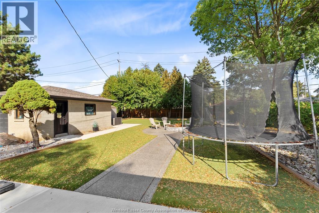 2850 Virginia Park Avenue, Windsor, Ontario  N9E 2B9 - Photo 26 - 25027919