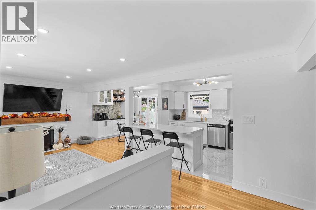 2850 Virginia Park Avenue, Windsor, Ontario  N9E 2B9 - Photo 4 - 25027919