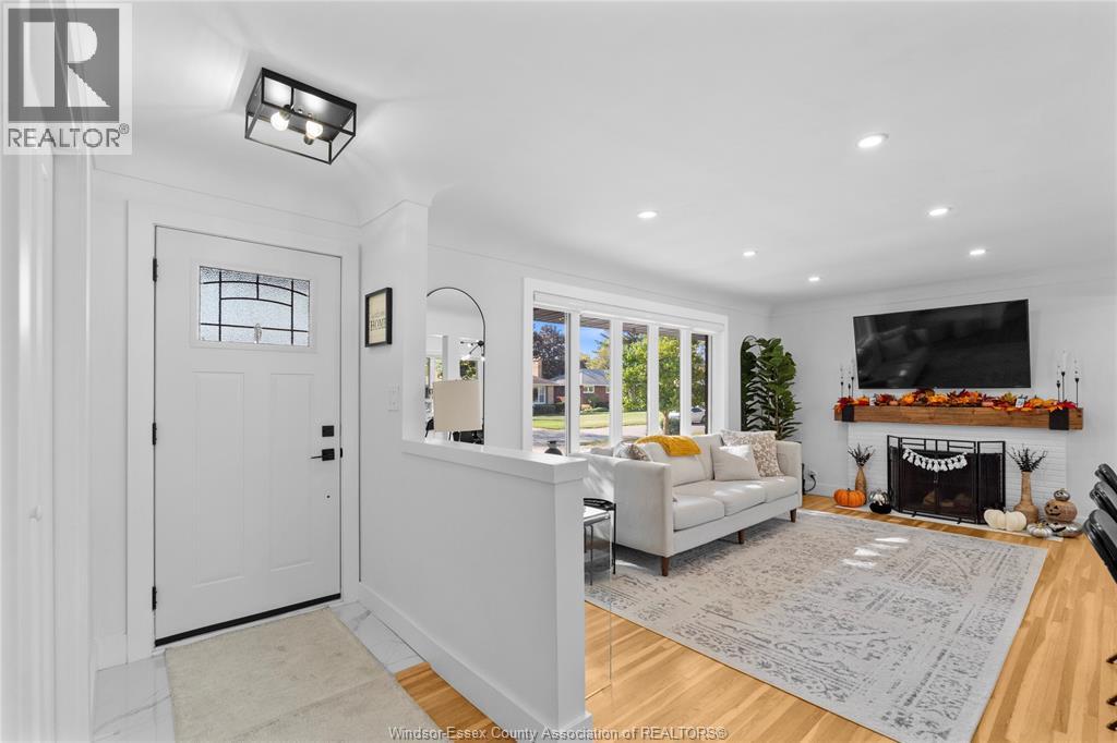 2850 Virginia Park Avenue, Windsor, Ontario  N9E 2B9 - Photo 5 - 25027919