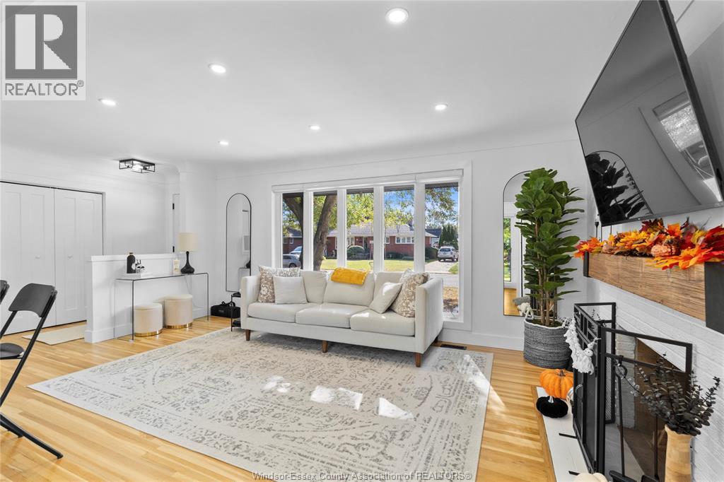 2850 Virginia Park Avenue, Windsor, Ontario  N9E 2B9 - Photo 7 - 25027919