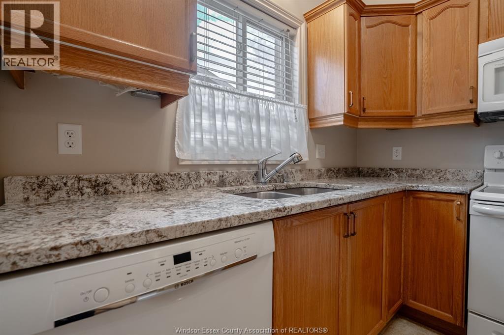 125 Woodycrest Avenue, Kingsville, Ontario  N9Y 4G3 - Photo 4 - 25027895